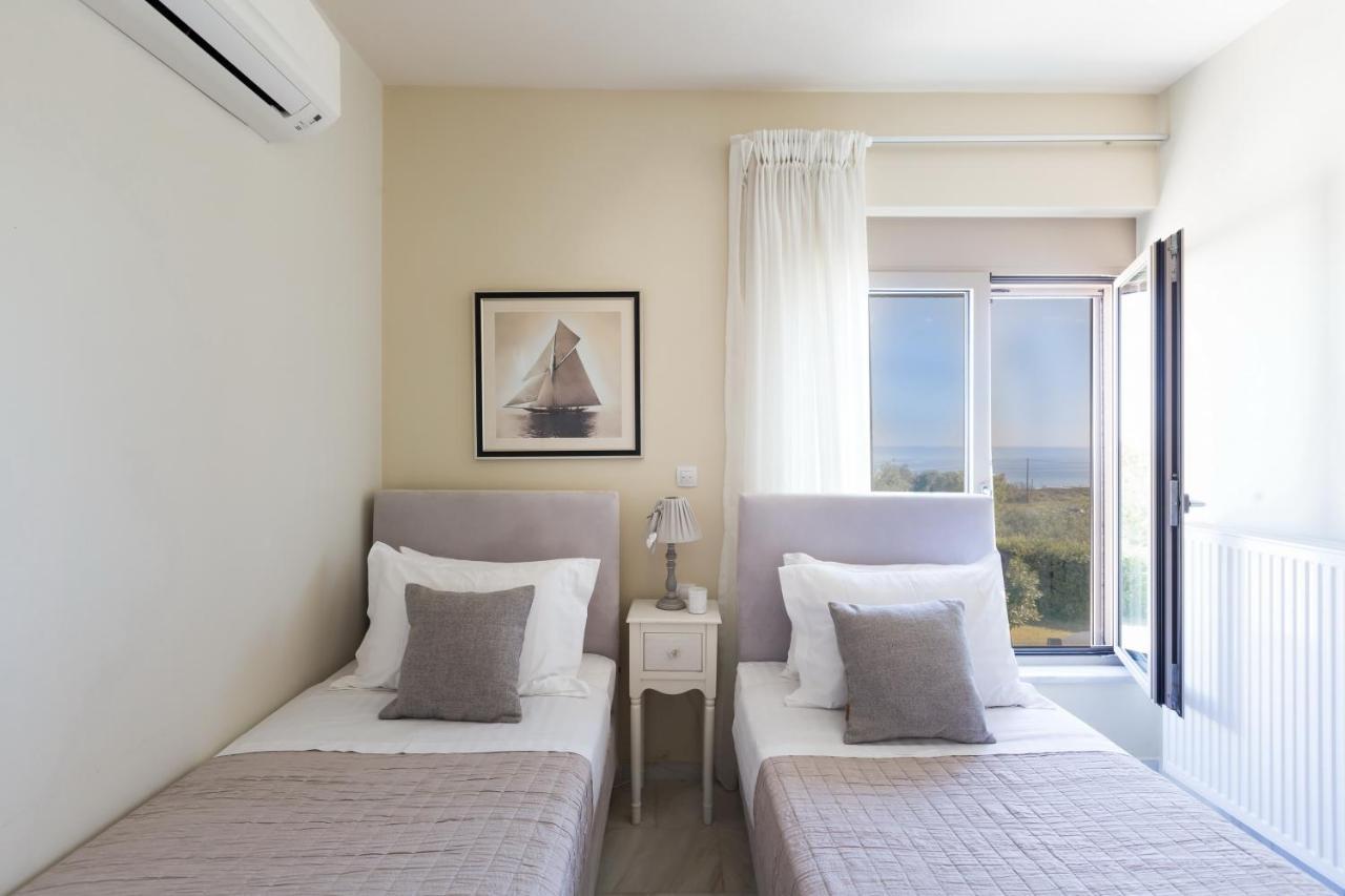 Lux Villa Mia With Heated Pool, 2Km To Beach & Childrens Area! Mikro Metochi ภายนอก รูปภาพ