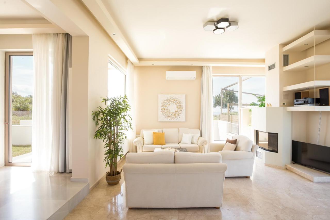 Lux Villa Mia With Heated Pool, 2Km To Beach & Childrens Area! Mikro Metochi ภายนอก รูปภาพ
