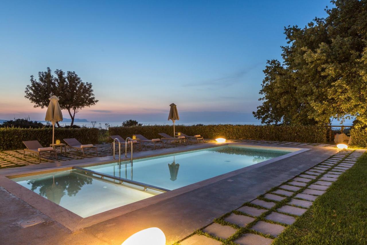 Lux Villa Mia With Heated Pool, 2Km To Beach & Childrens Area! Mikro Metochi ภายนอก รูปภาพ